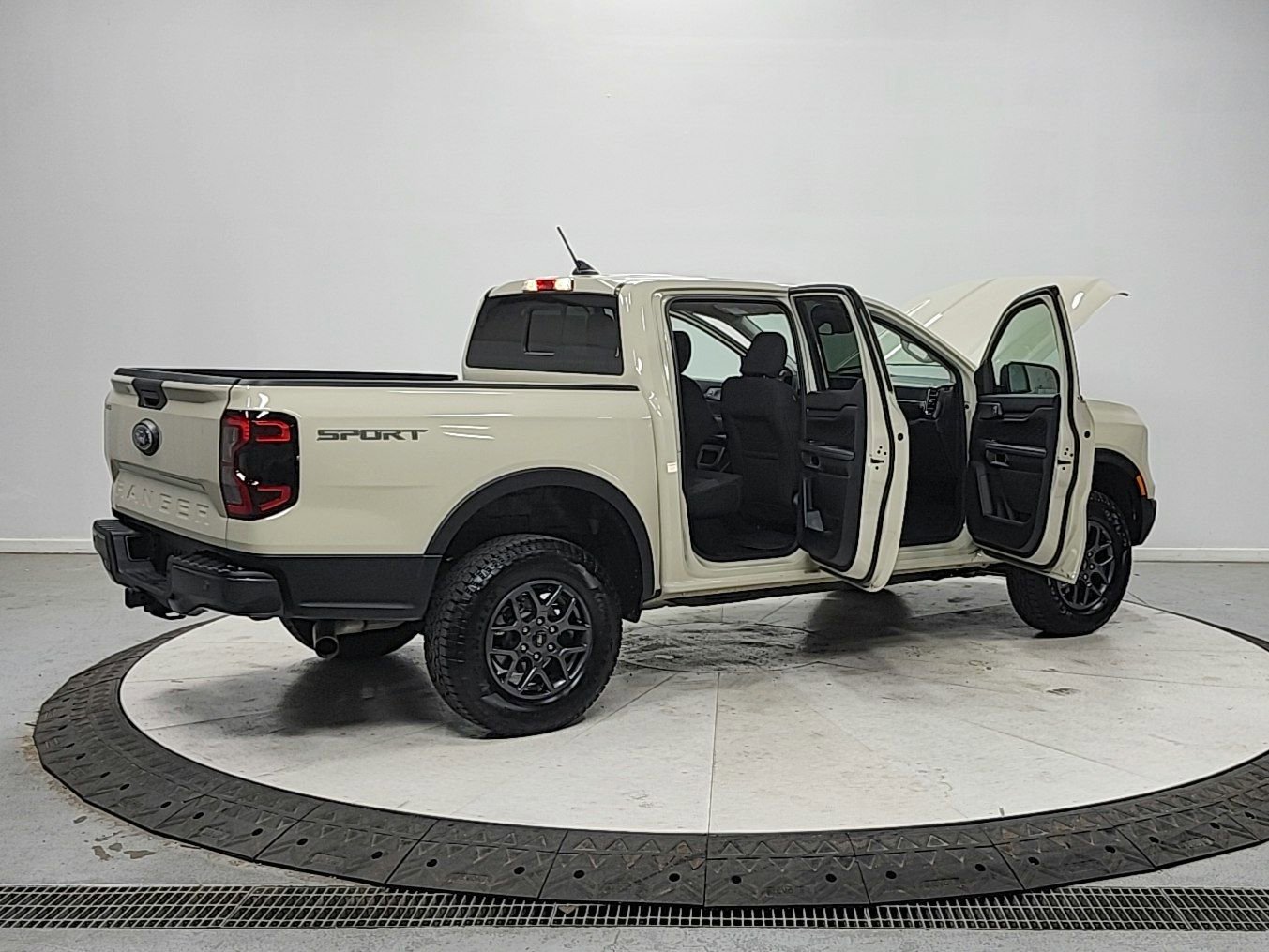 Used 2025 Ford Ranger XLT w/ Equipment Group 301A High image 15