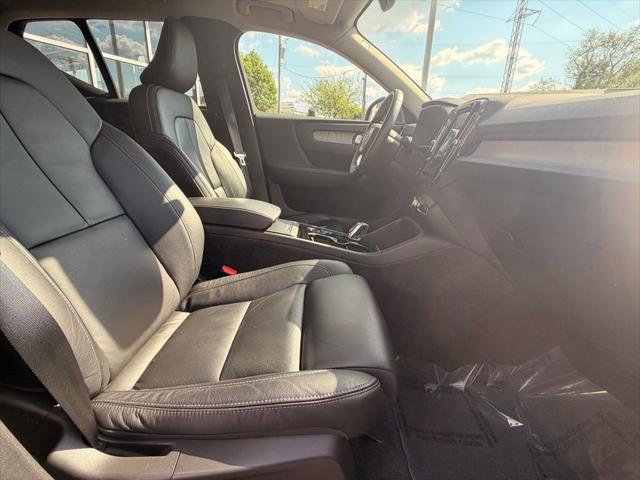 Used 2023 Volvo XC40 B5 Plus w/ Protection Package Premier AWD/4WD image 18