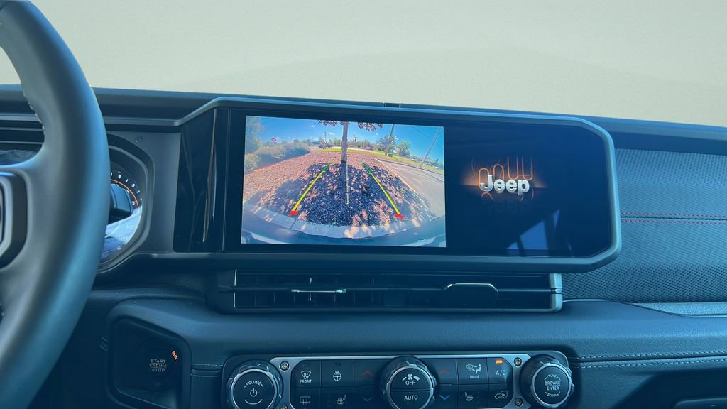 Used 2025 Jeep Wrangler Unlimited Rubicon w/ Convenience Group image 18