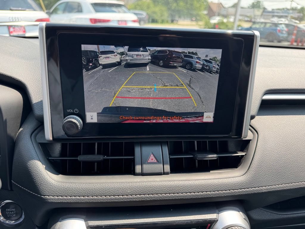 Used 2024 Toyota RAV4 XLE AWD/4WD image 39