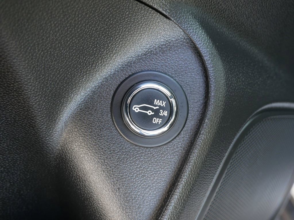 Used 2023 Buick Encore GX Essence w/ Experience Buick Package image 16