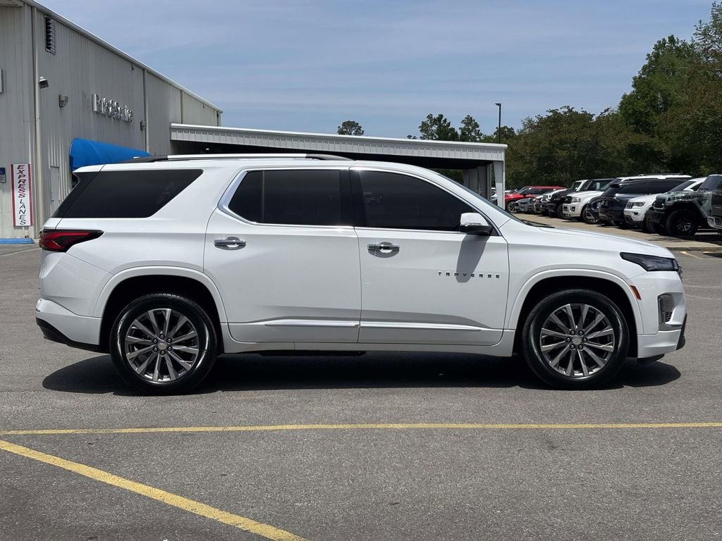 Used 2023 Chevrolet Traverse Premier FWD image 6
