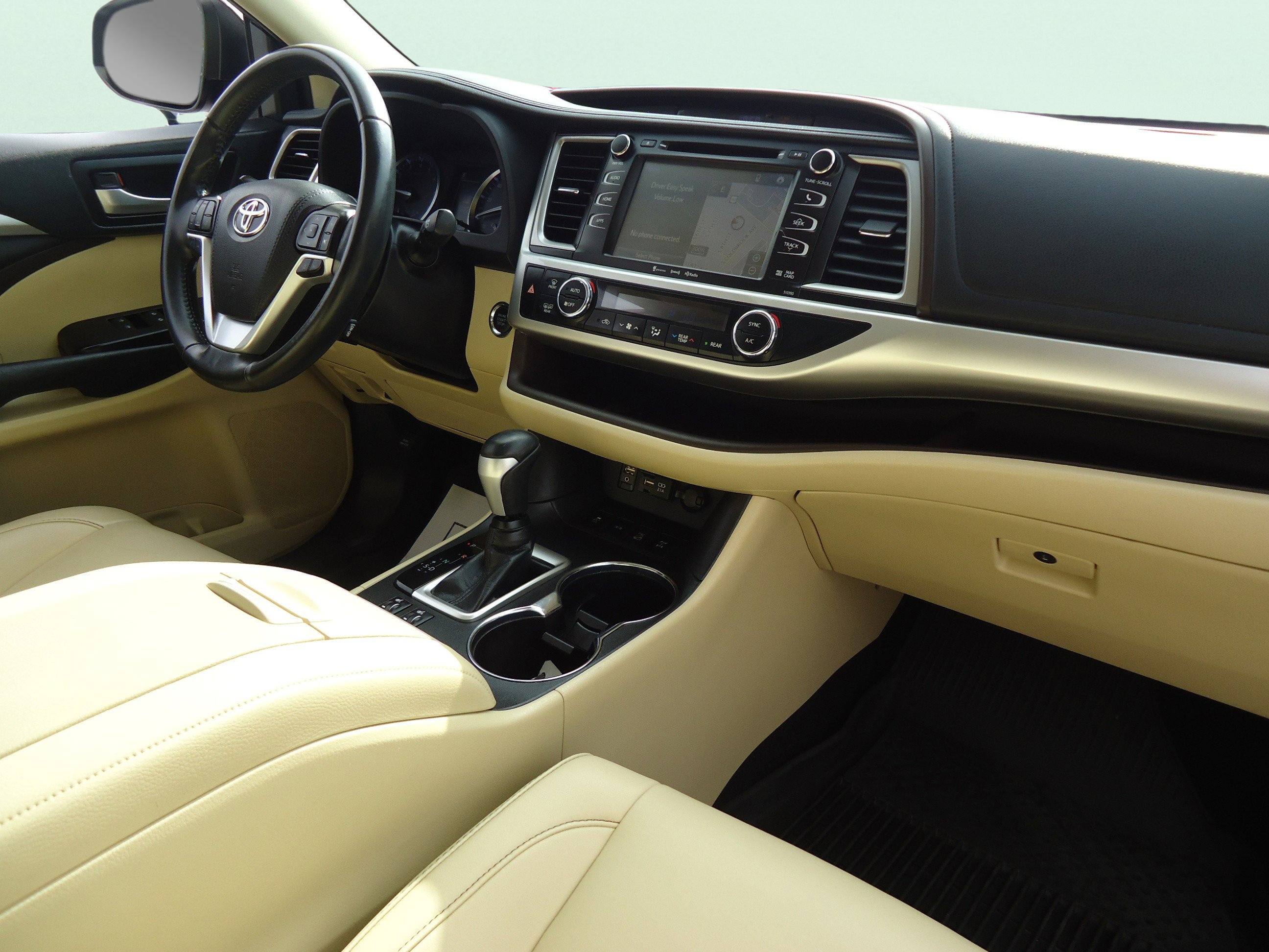 Used 2019 Toyota Highlander XLE AWD/4WD image 29