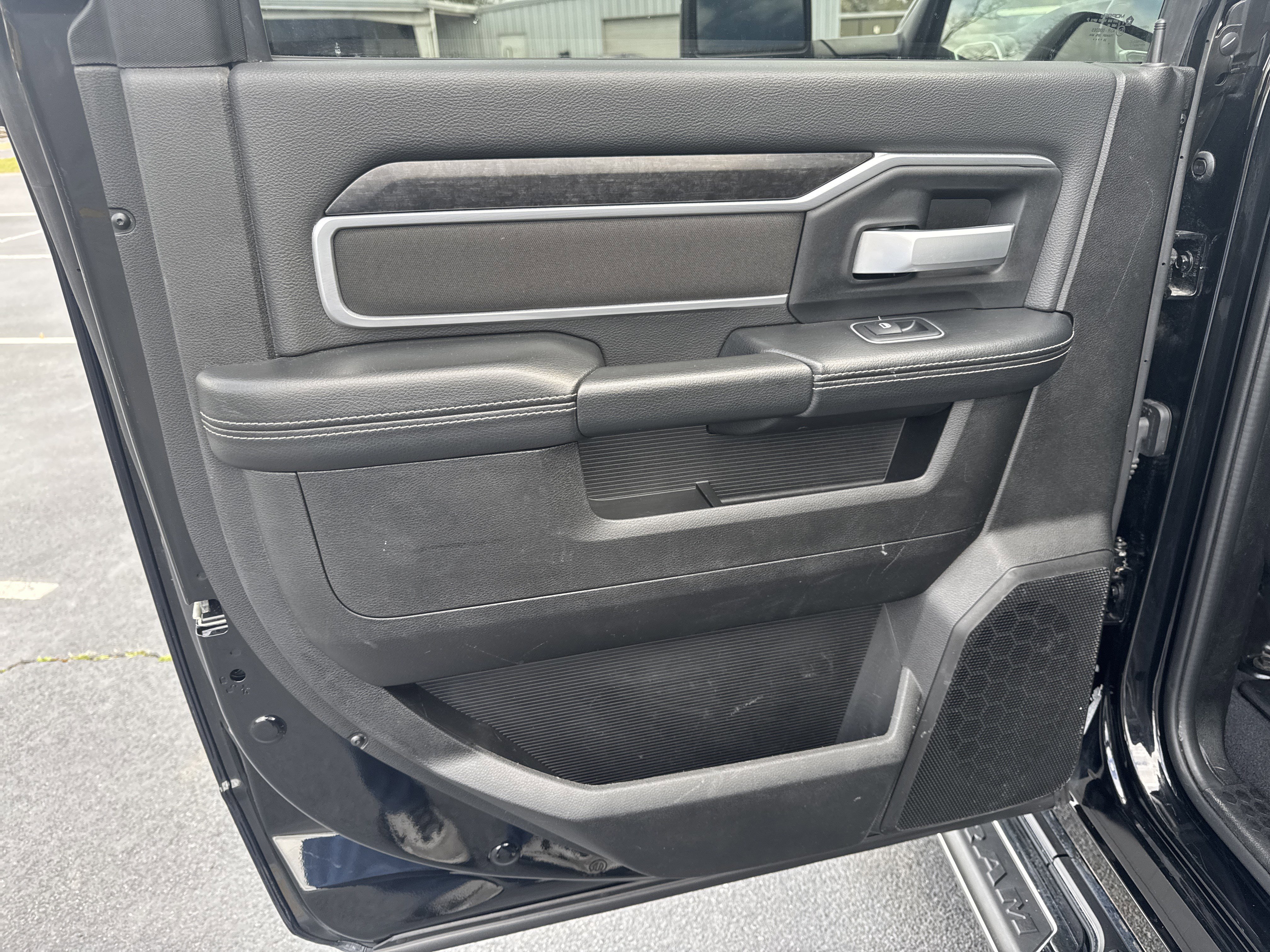 Used 2024 RAM 3500 Big Horn image 26