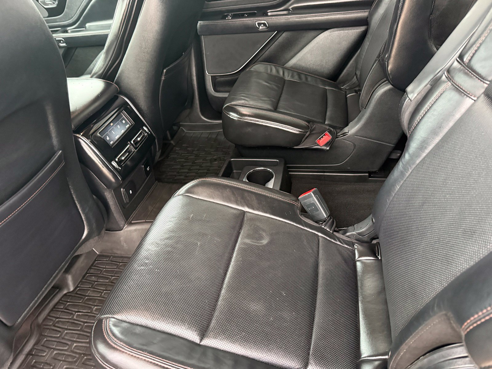 Used 2020 Lincoln Aviator Reserve w/ Elements Package Plus AWD/4WD image 18