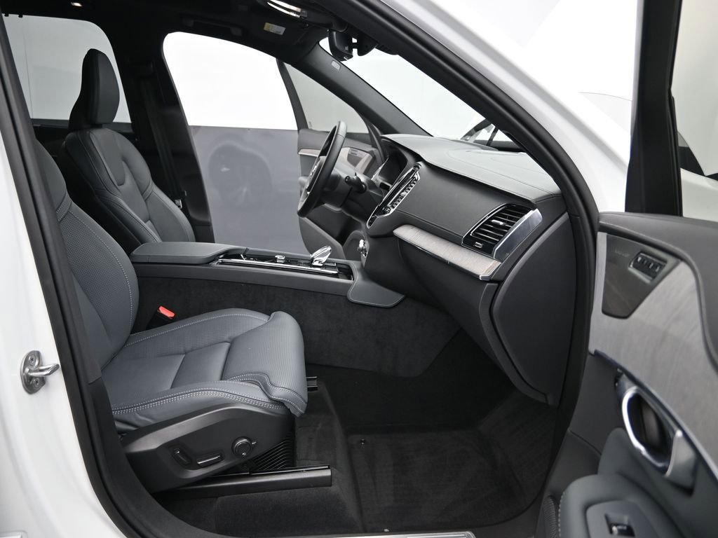 Certified 2025 Volvo XC90 B6 Ultra w/ Protection Package image 15