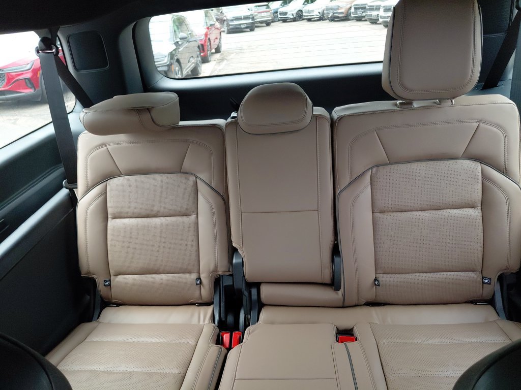 New 2026 Lincoln Navigator L Black Label AWD/4WD image 31