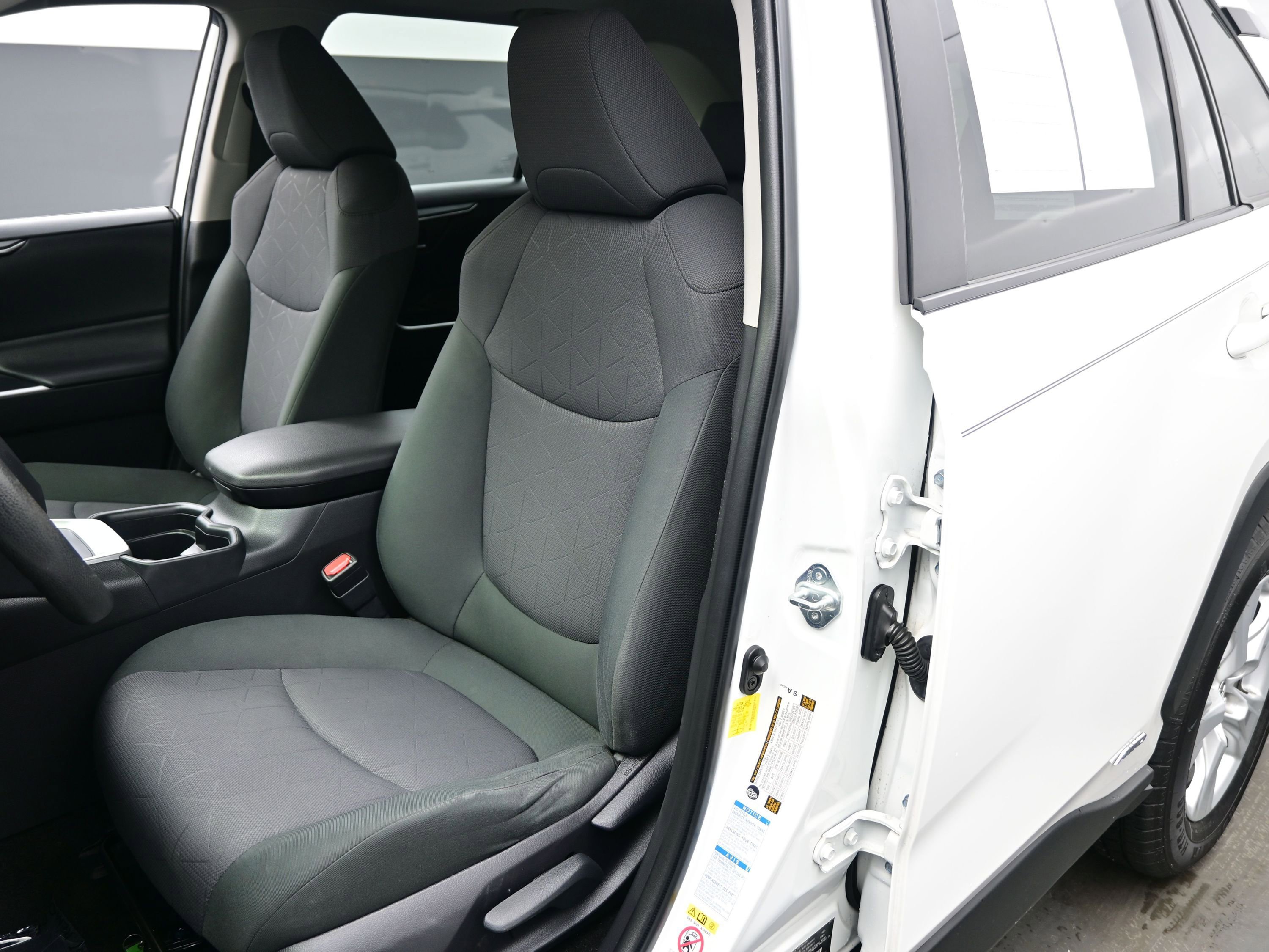 Used 2019 Toyota RAV4 XLE w/ Carpet Mat Package image 11