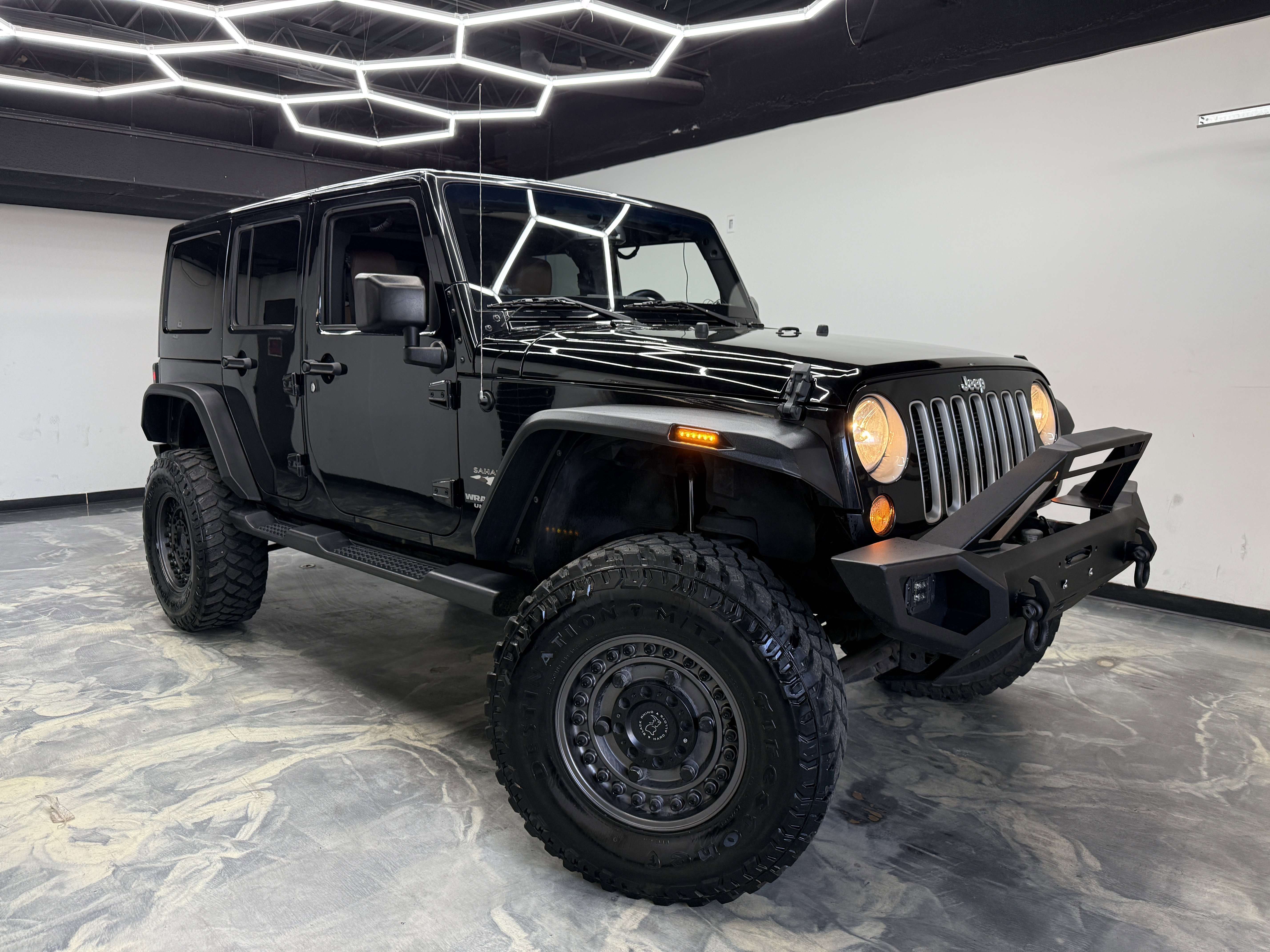 Used 2016 Jeep Wrangler Unlimited Sahara w/ Connectivity Group image 6