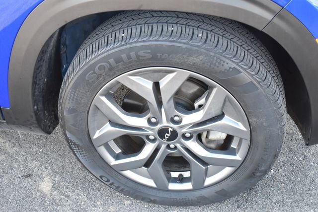 Certified 2024 Kia Seltos LX image 11
