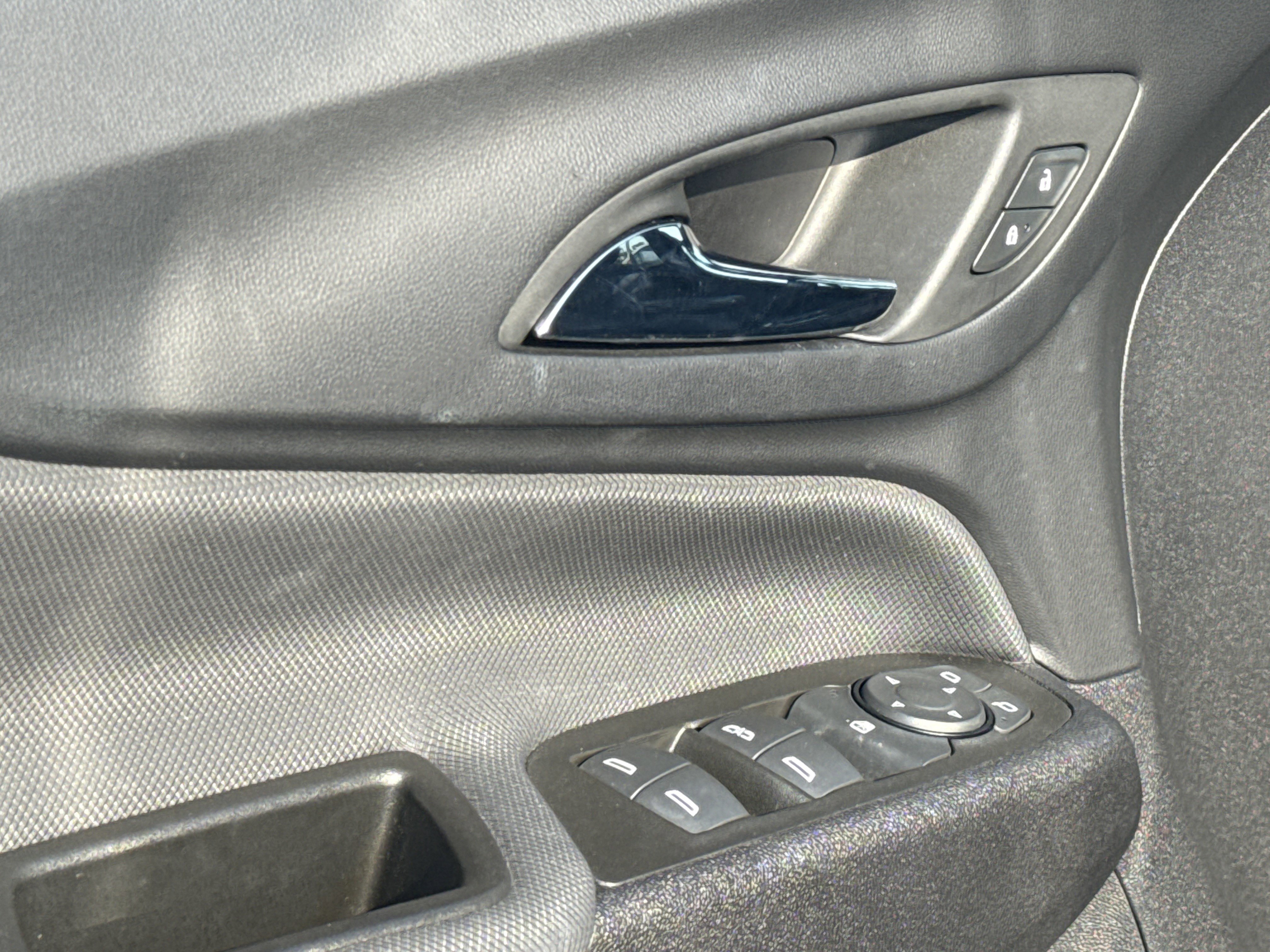 Used 2023 Chevrolet Equinox RS AWD/4WD image 15