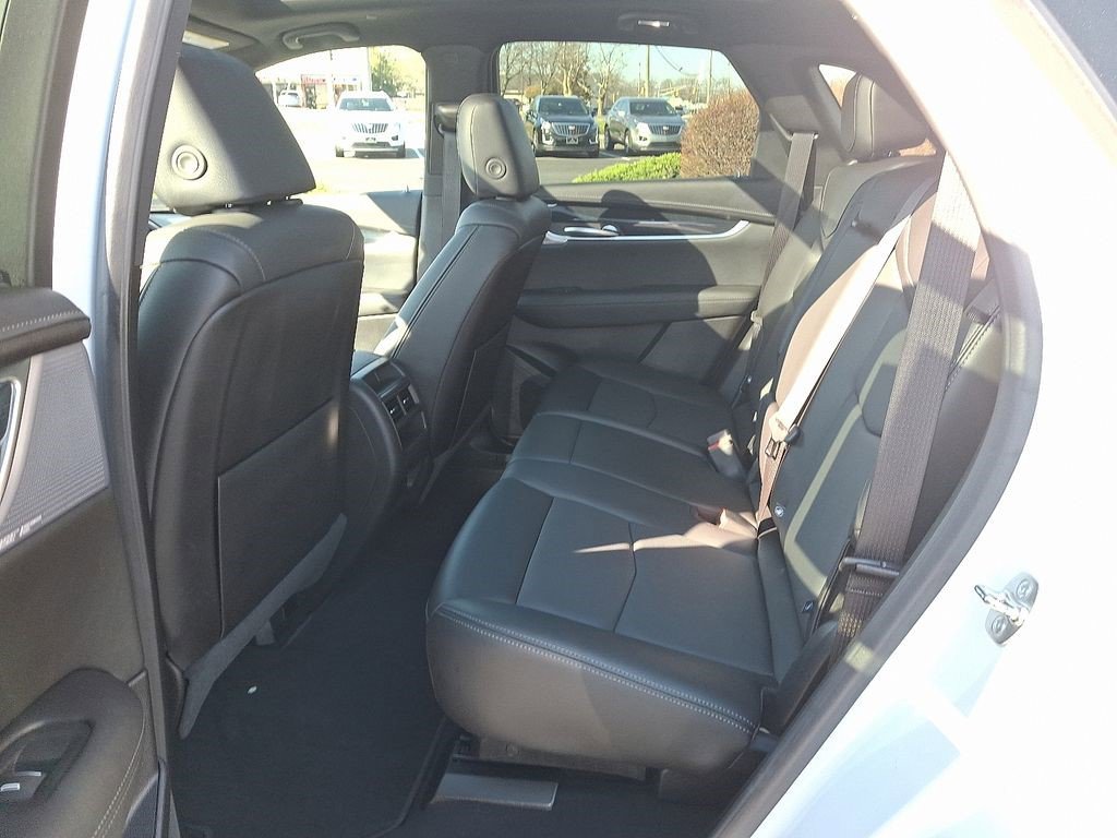 Certified 2024 Cadillac XT5 Premium Luxury w/ LPO, Floor Liner Package image 8