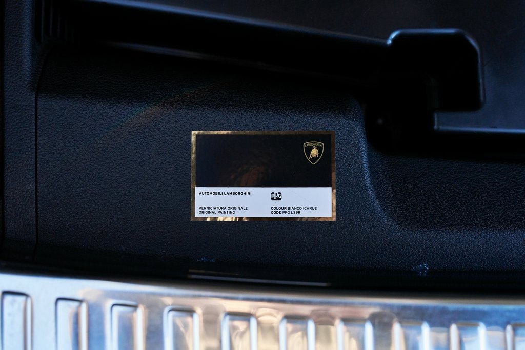 Used 2021 Lamborghini Urus image 16