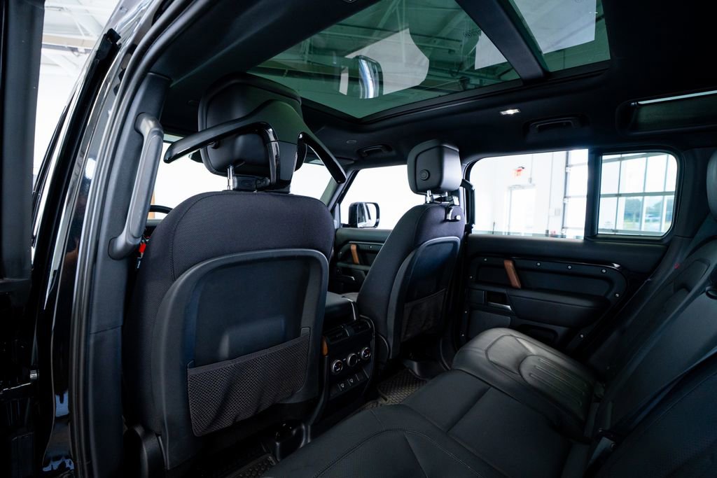 Used 2023 Land Rover Defender 110 X image 51