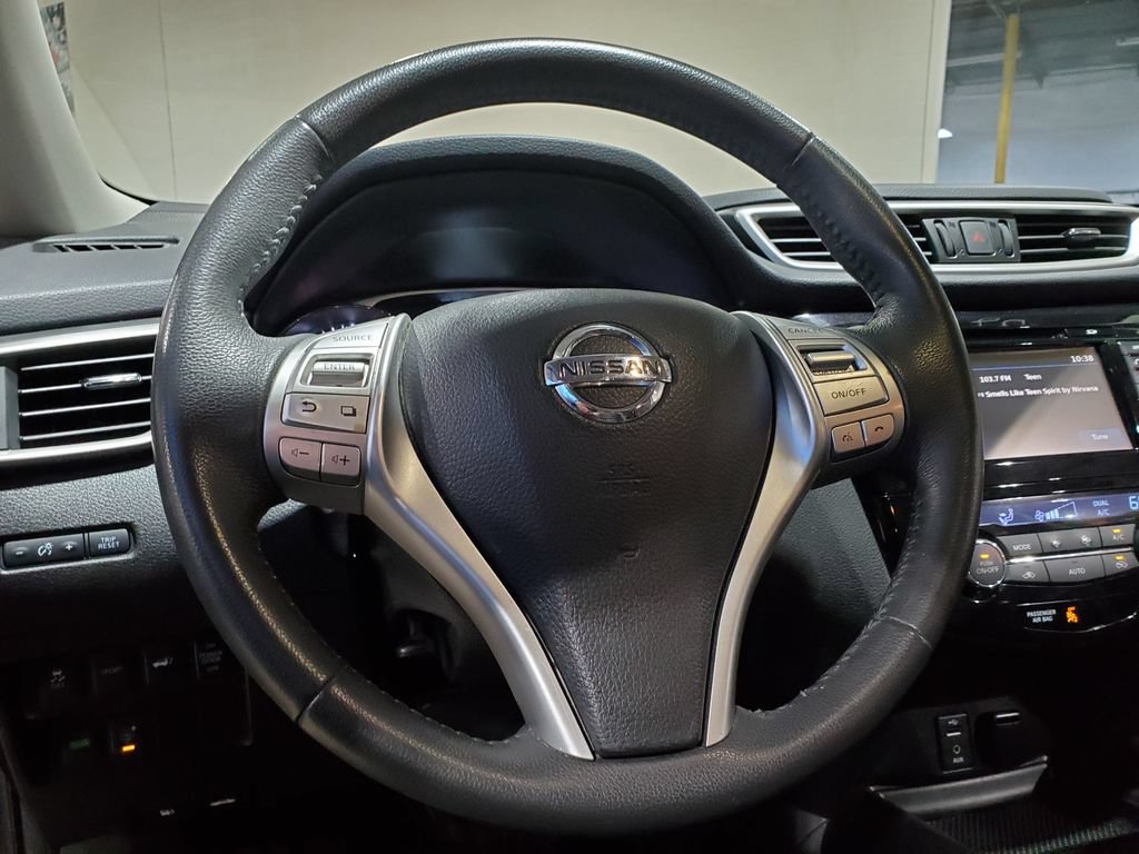 Used 2016 Nissan Rogue SL w/ SL Premium Package FWD image 29