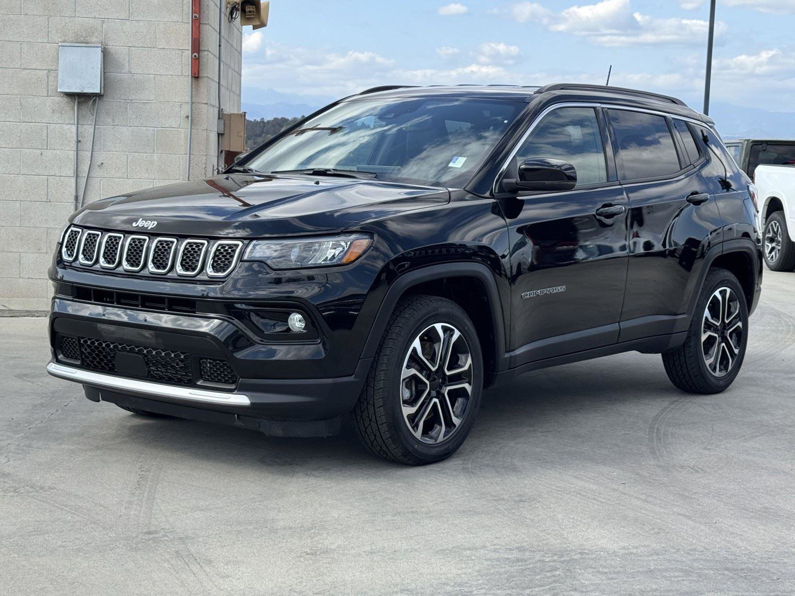 Used 2023 Jeep Compass Limited AWD/4WD image 3
