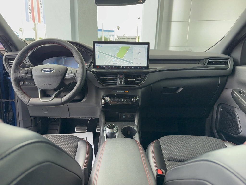 Certified 2023 Ford Escape ST-Line Elite image 27