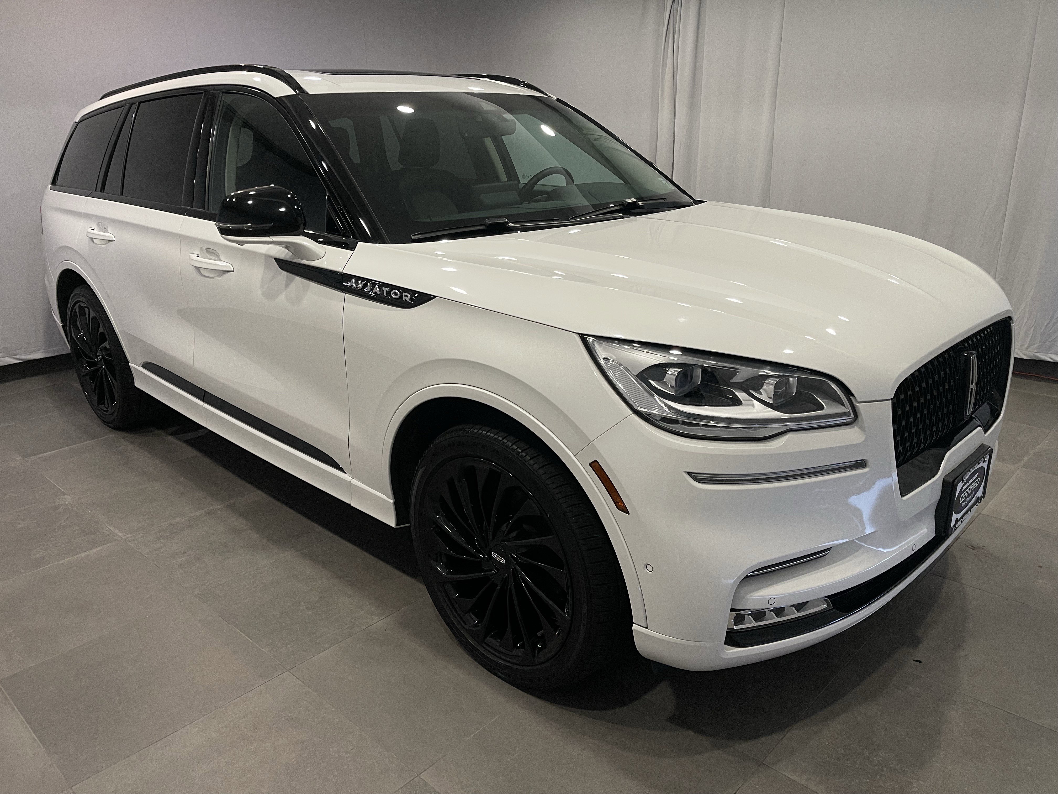 Used 2024 Lincoln Aviator Reserve w/ Equipment Group 201A AWD/4WD image 3