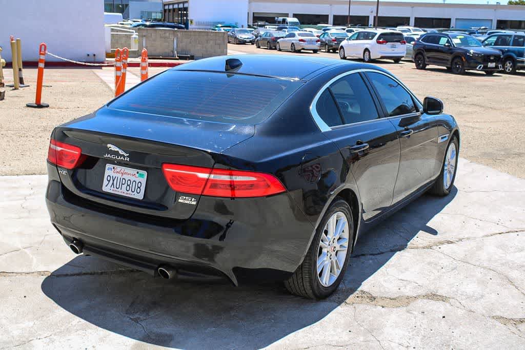 Used 2018 Jaguar XE Premium AWD/4WD image 8