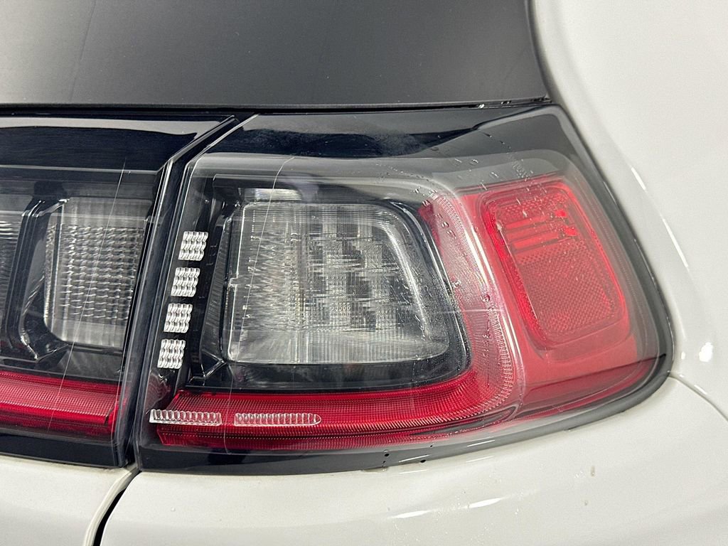 Used 2020 Jeep Cherokee Limited image 33