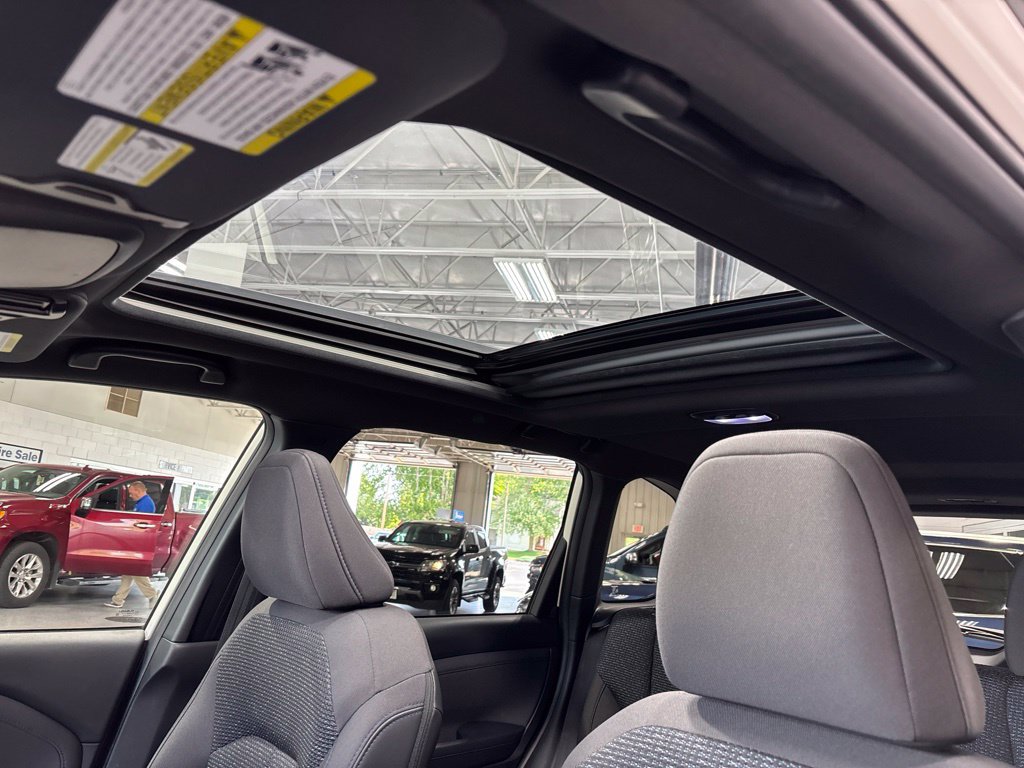 Used 2025 Subaru Forester Premium AWD/4WD image 12