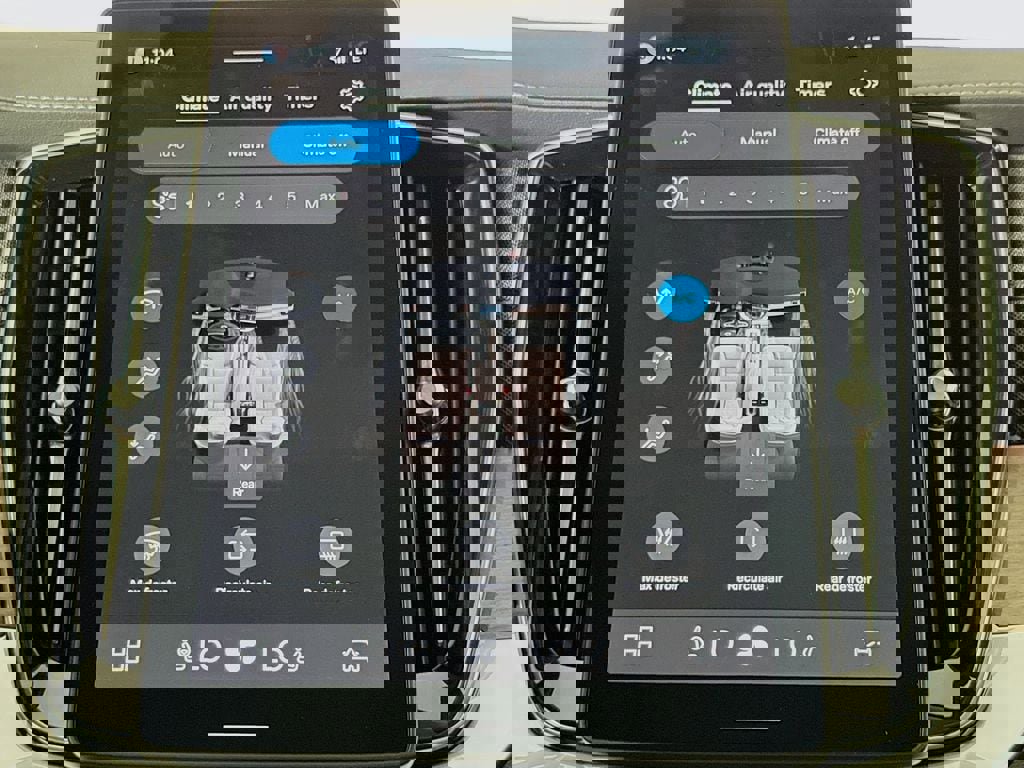 Certified 2026 Volvo XC90 B5 Plus w/ Protection Package image 16