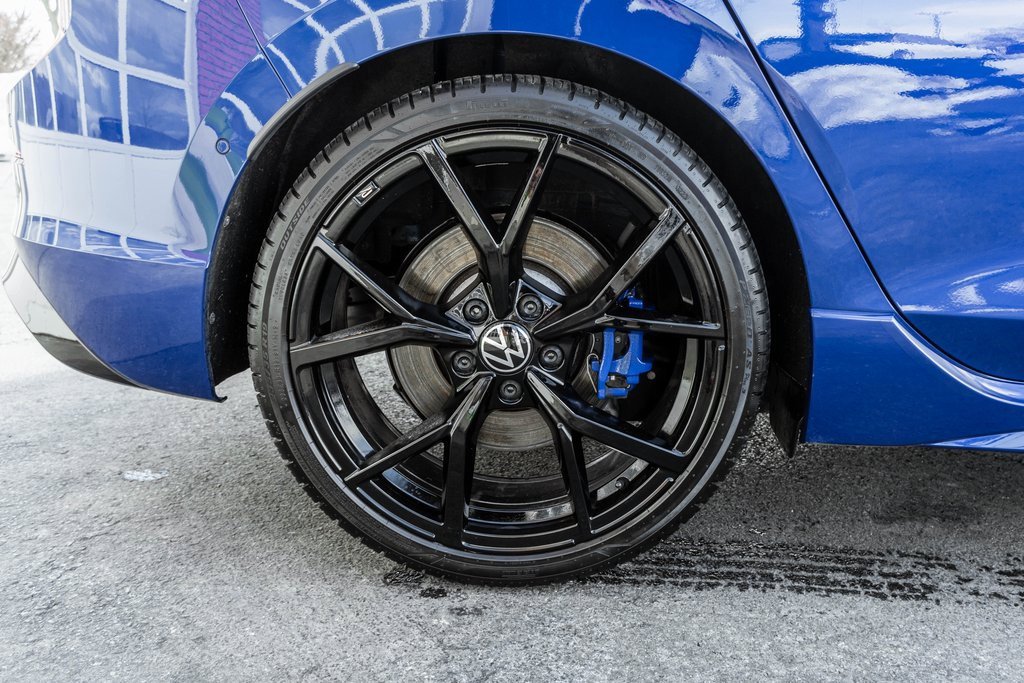 Used 2023 Volkswagen Golf 20th Anniversary Edition image 35