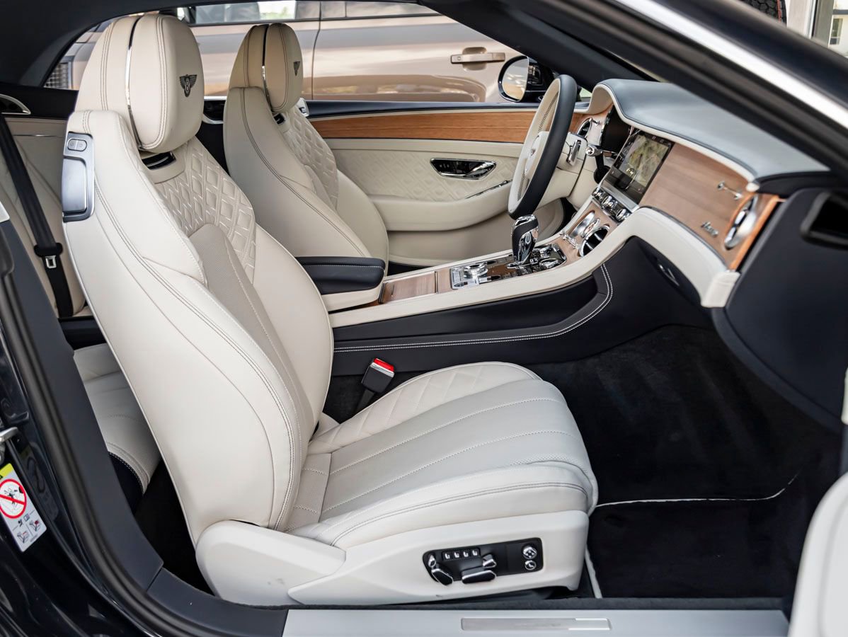 Used 2023 Bentley Continental GT Azure AWD/4WD image 2