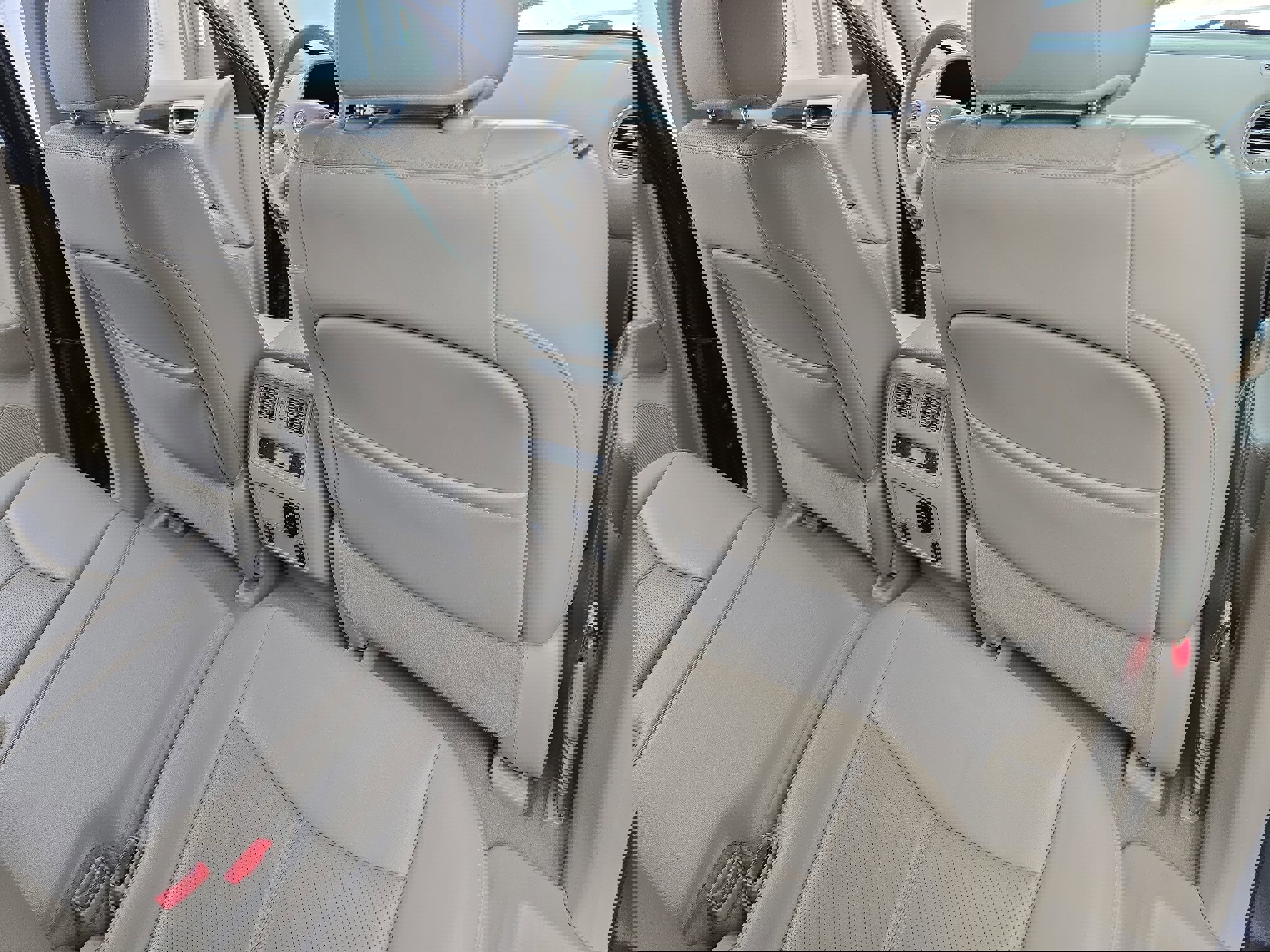 Used 2015 Nissan Pathfinder Platinum image 11