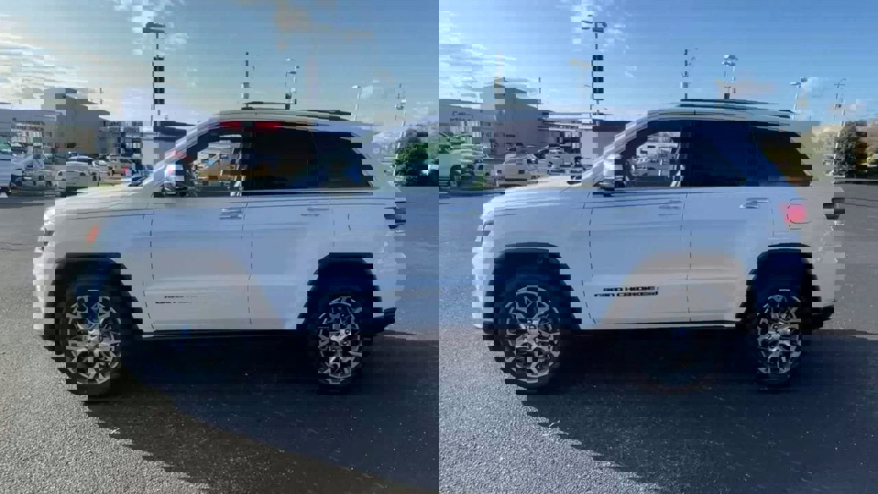 Used 2022 Jeep Grand Cherokee Limited w/ Trailer Tow Group IV image 5