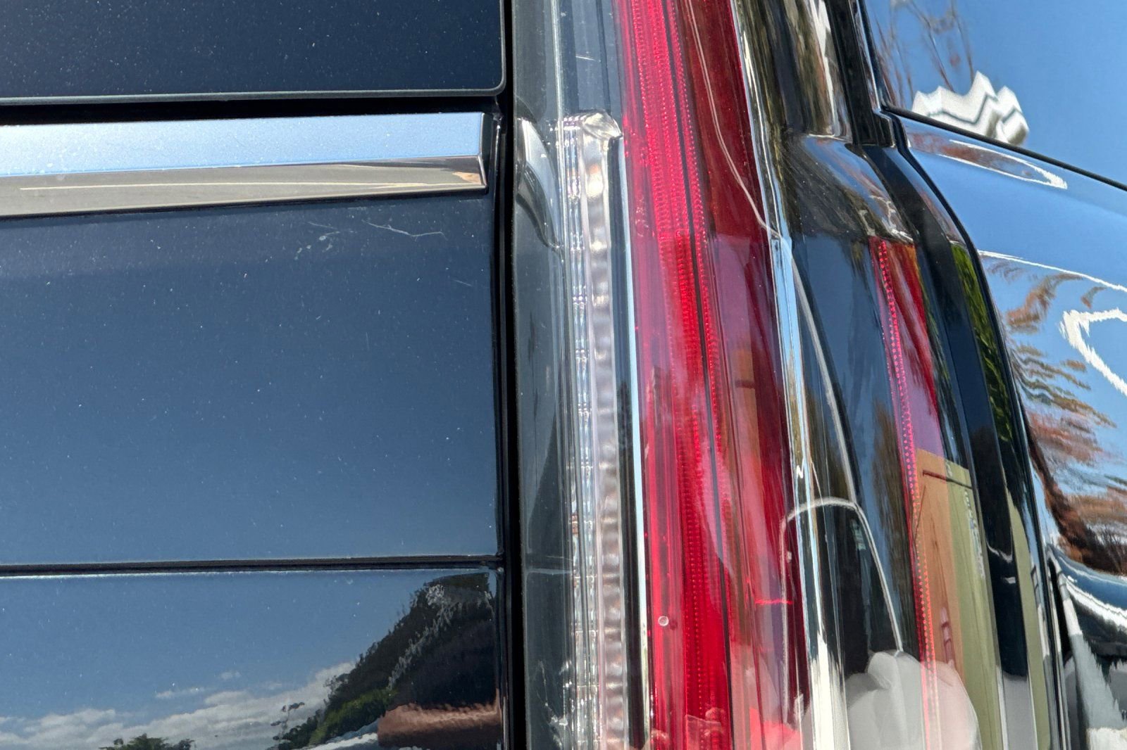 Used 2019 Cadillac Escalade ESV Platinum image 52