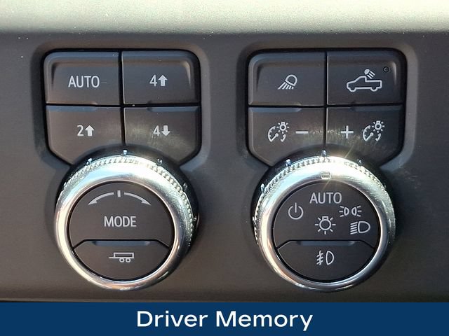 Used 2025 GMC Sierra 2500 Denali Ultimate AWD/4WD image 9
