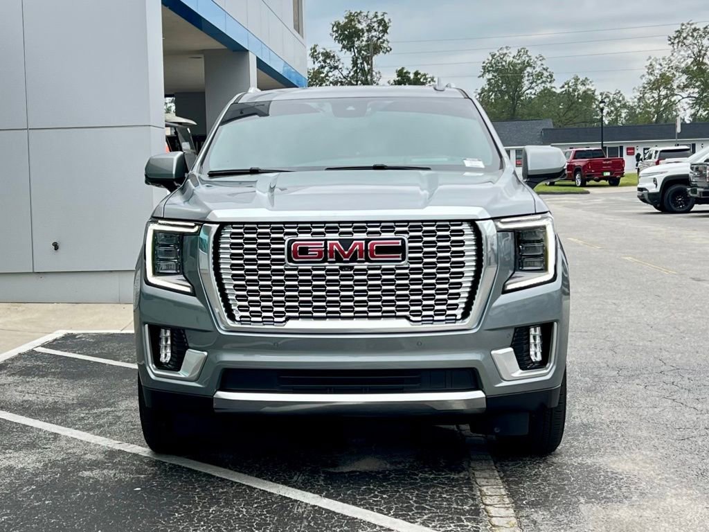 Used 2024 GMC Yukon XL Denali w/ Advanced Technology Package image 12