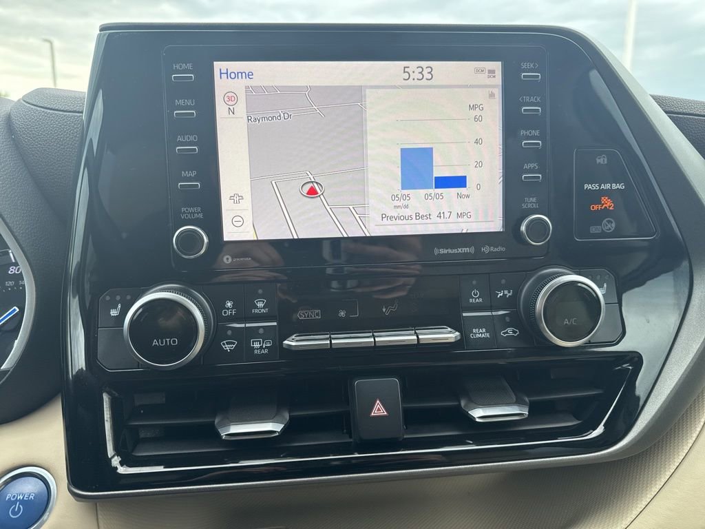 Used 2020 Toyota Highlander XLE AWD/4WD image 10