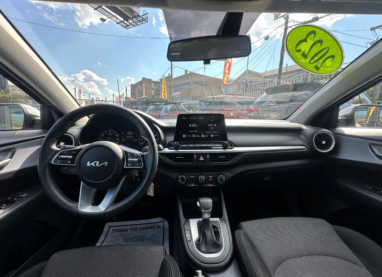 Used 2024 Kia Forte LXS FWD image 9