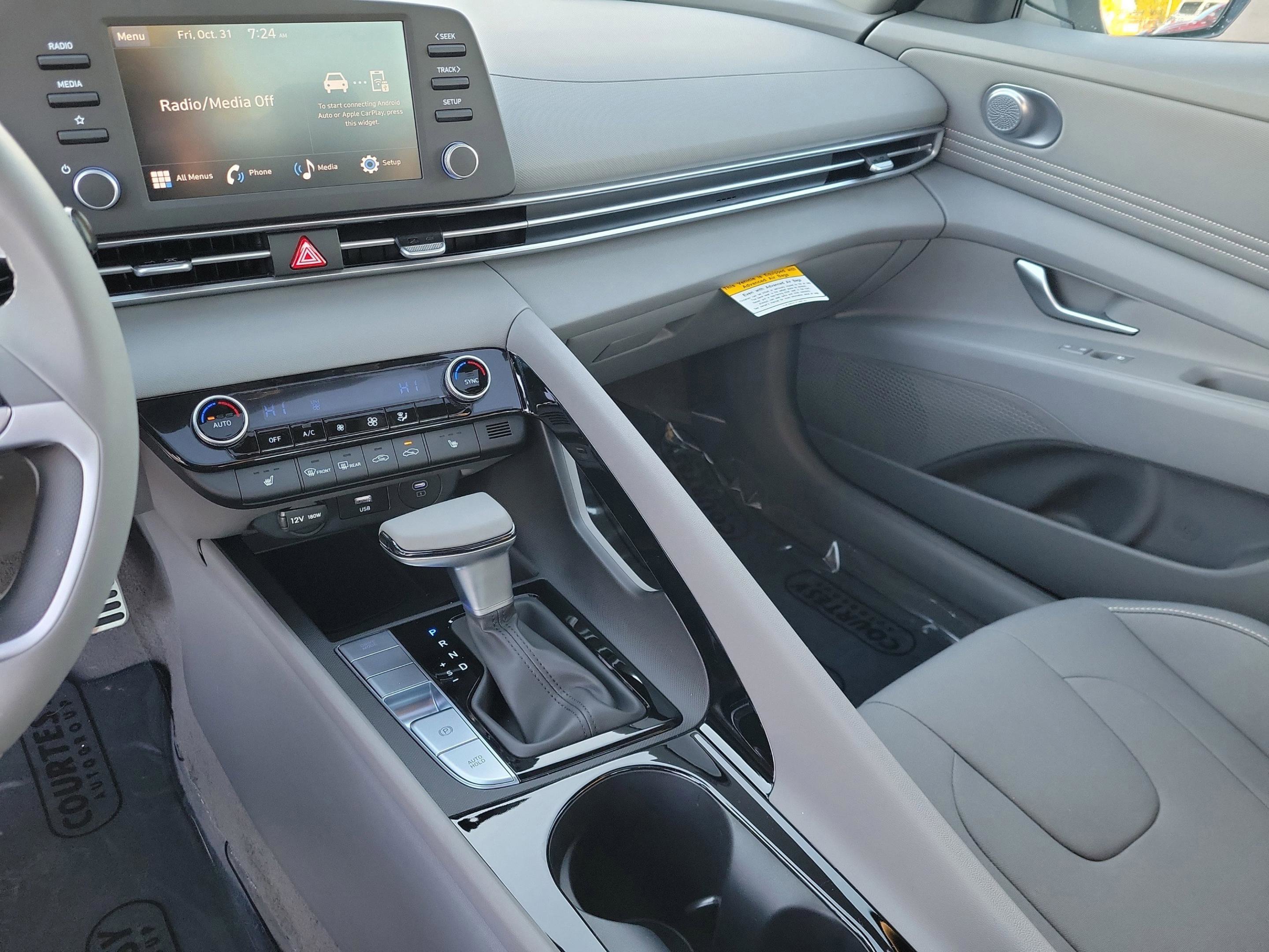 New 2026 Hyundai Elantra SEL Sport image 7