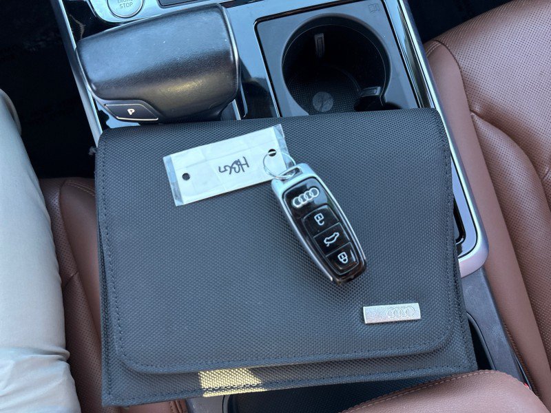 Used 2019 Audi Q8 Premium Plus w/ Premium Plus AWD/4WD image 46