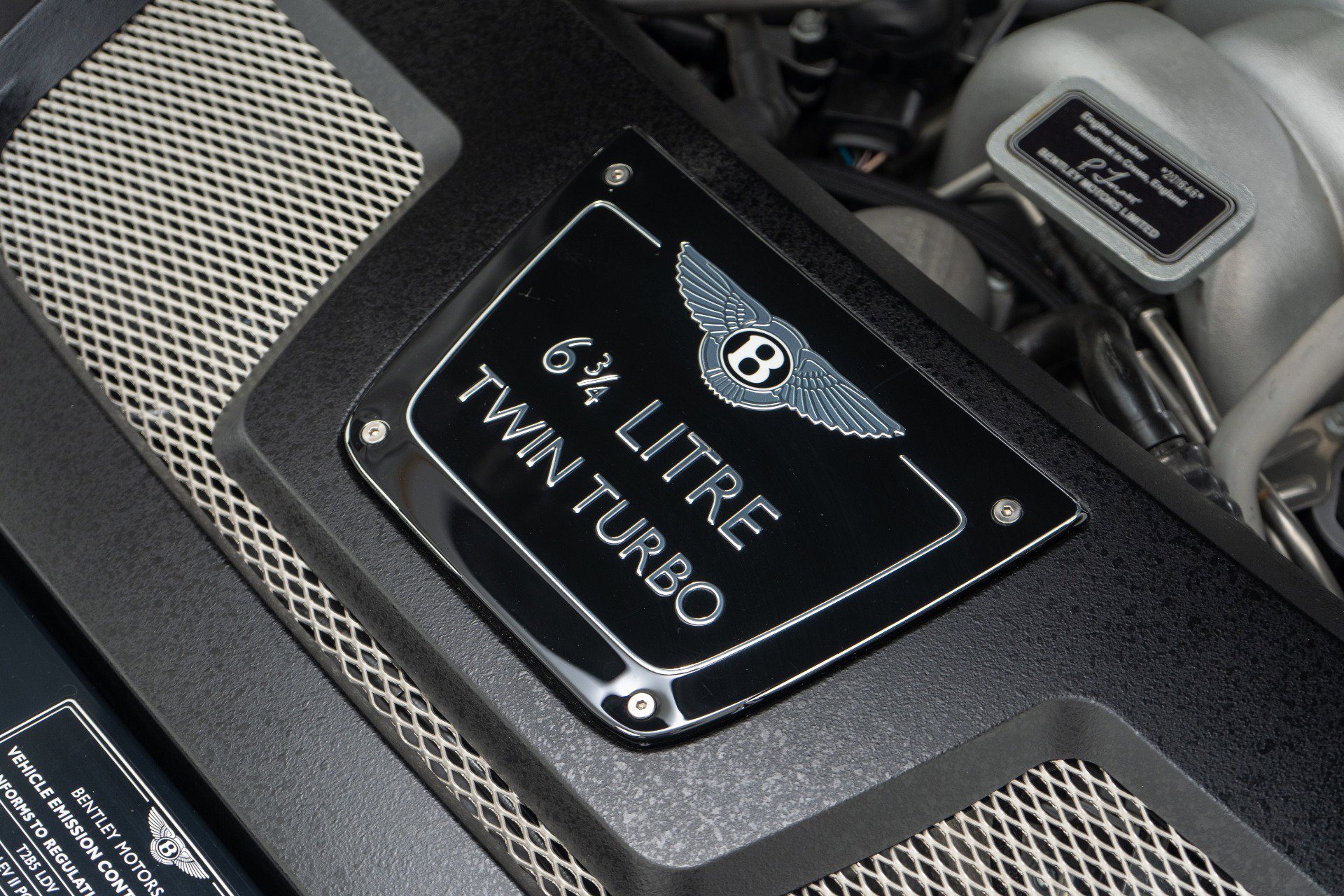 Used 2009 Bentley Azure RWD image 49