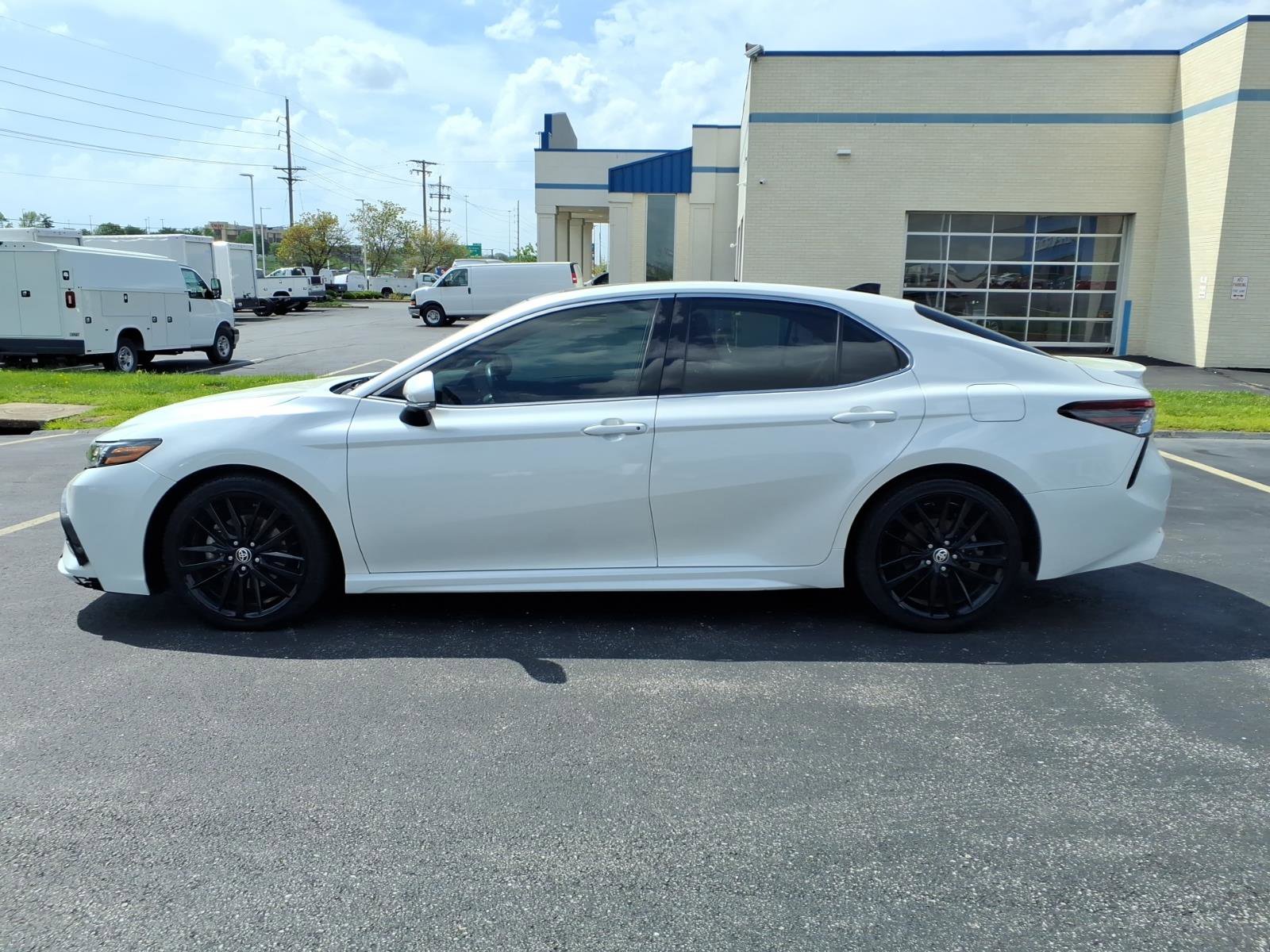Used 2021 Toyota Camry XSE image 4