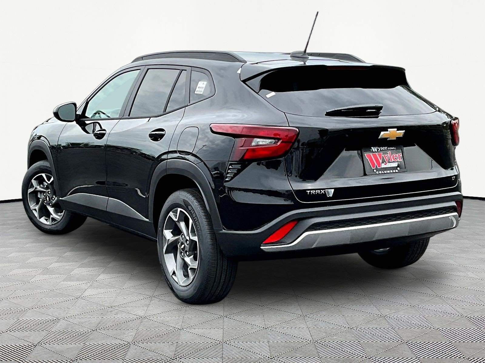 New 2026 Chevrolet Trax LT w/ LT Convenience Package FWD image 4