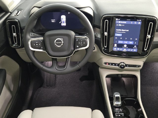 New 2026 Volvo XC40 B5 Plus w/ Protection Package Premier AWD/4WD image 24