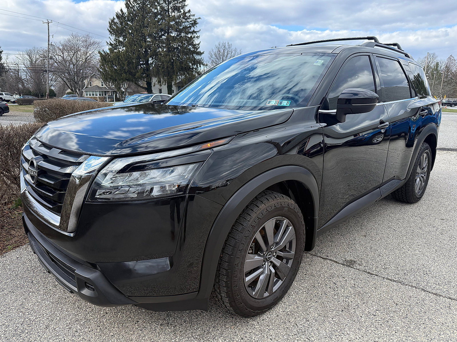 Used 2023 Nissan Pathfinder SV AWD/4WD image 8