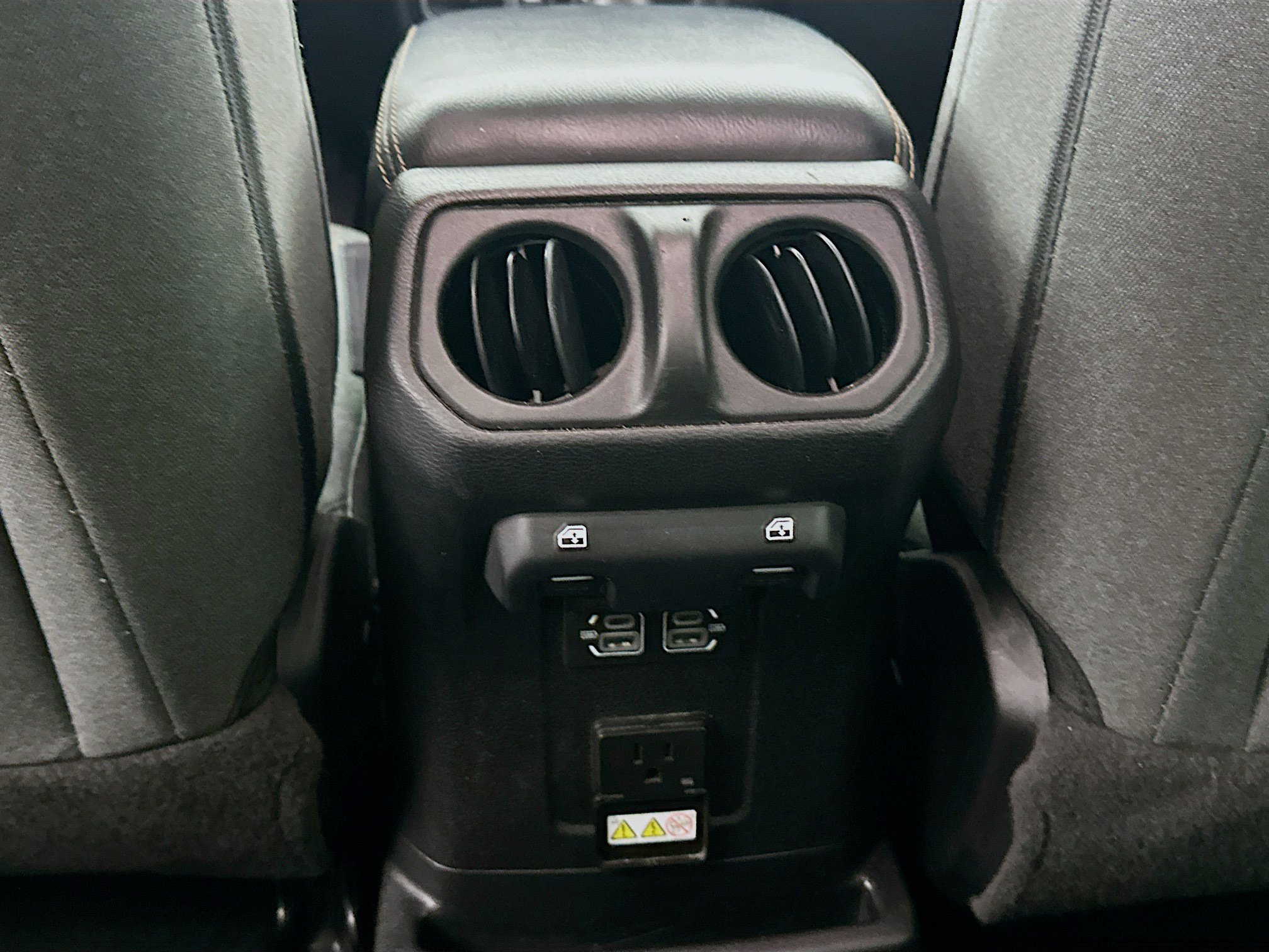 Used 2024 Jeep Wrangler Unlimited Sahara AWD/4WD image 26