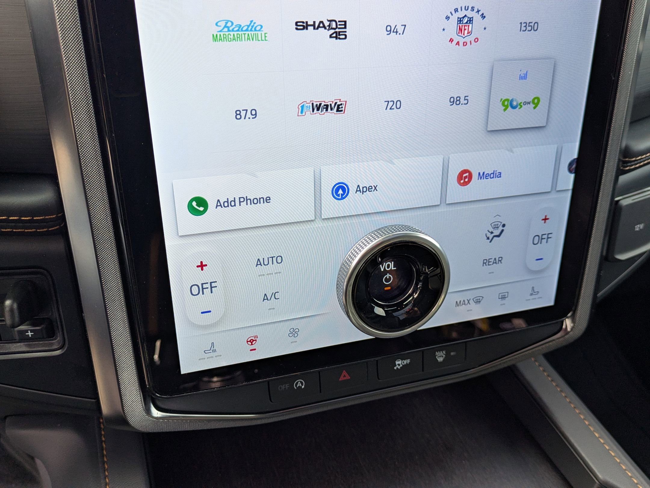 Certified 2024 Ford Expedition Platinum image 26