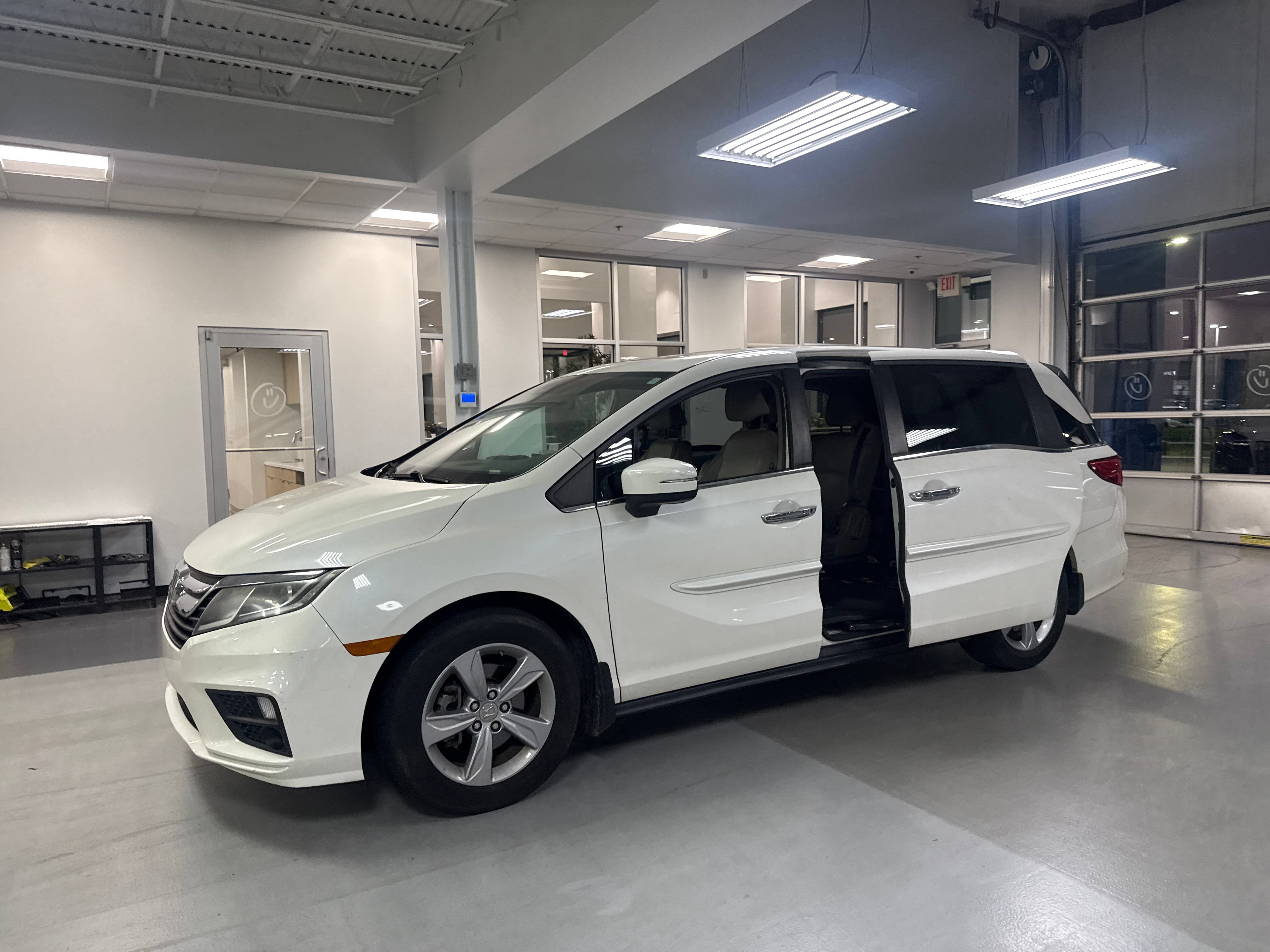 Used 2018 Honda Odyssey EX-L image 13