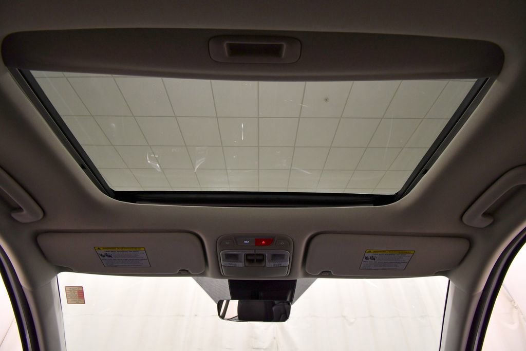 Used 2025 Kia Telluride SX w/ SX Captain's Chair Package image 17