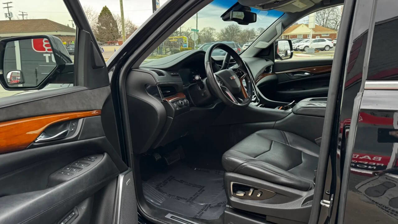Used 2016 Cadillac Escalade Luxury image 15