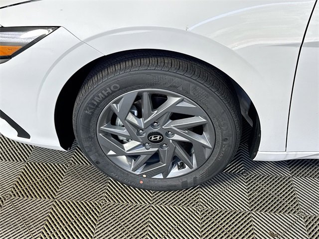 New 2025 Hyundai Elantra Blue image 4