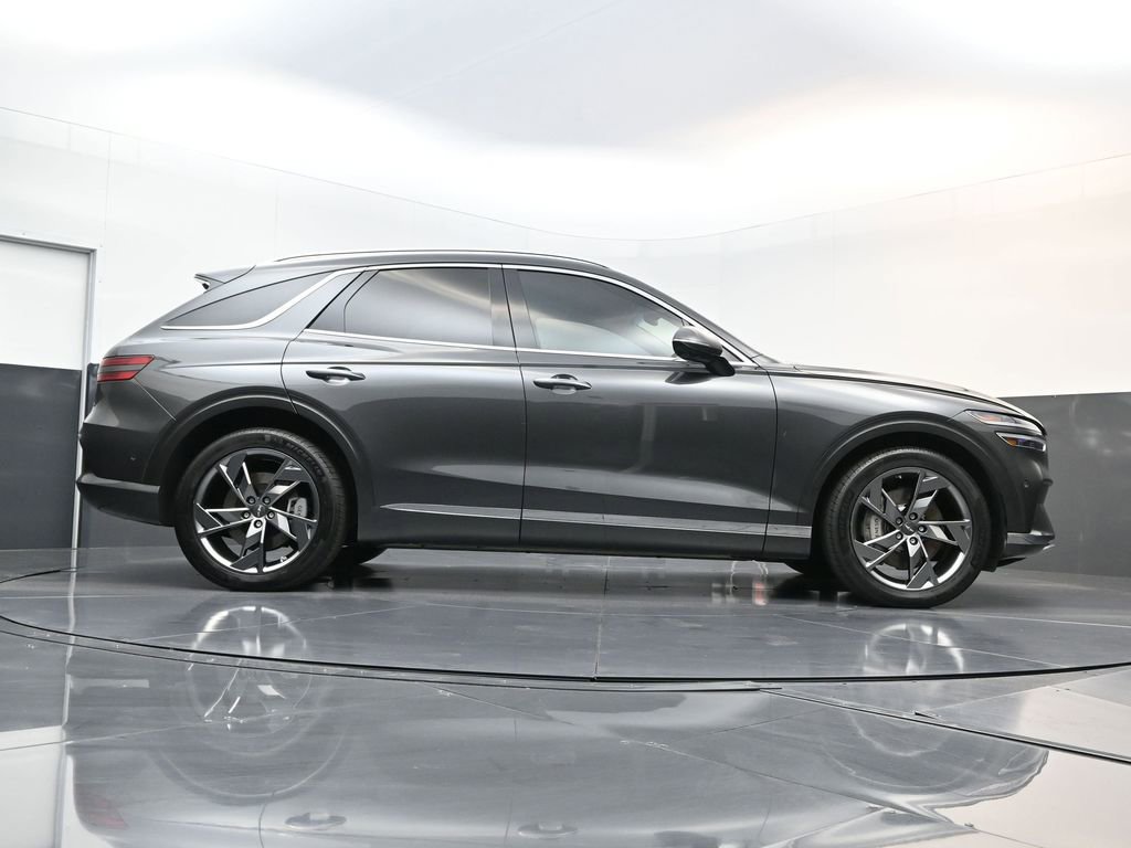 Used 2023 Genesis Electrified GV70 Advanced image 23