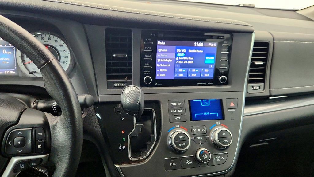 Used 2018 Toyota Sienna SE Premium image 17